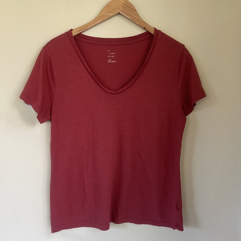 A New Day Scoop V-neck T-shirt, Terra Cotta, Size L
